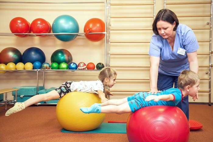 Картинка лечебной гимнастики в Детском медицинском центре УДП РФ